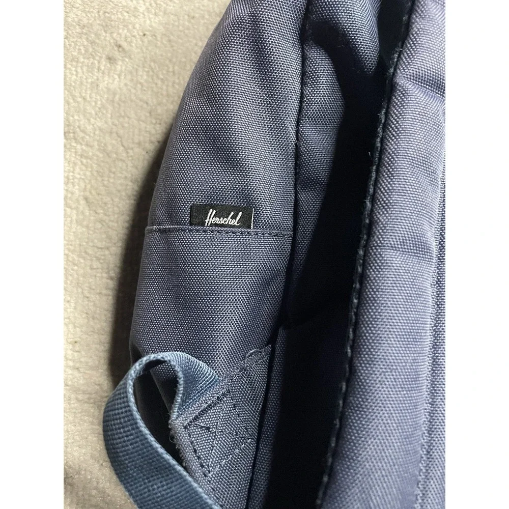 Herschel Navy Blue Backpack Zip Closure Red/White Striped Lining Pockets